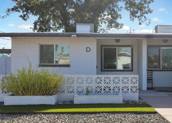 Spacious 2Br Condo, Steps To Downtown Gilbert, King Bed & Laundry